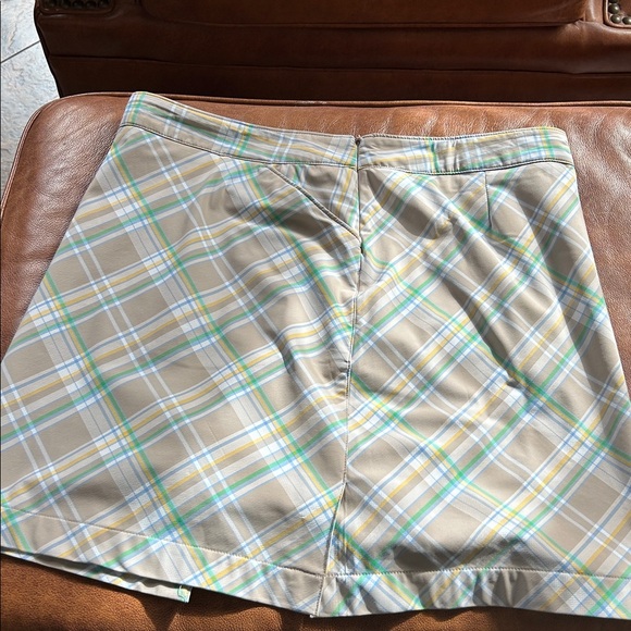 Callaway Golf Skort featuring a tan, green, yellow, white plaid pattern, Size 14 - Picture 8 of 11